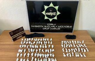 Çoraplardan uyuşturucu çıktı: 3 gözaltı