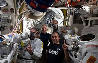 Crew-1 görevini tamamlayan NASA ve SpaceX astronotları...