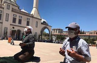 Cuma namazı öncesi Kudüs için dua edildi