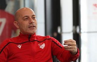 Cüneyt Çakır: "Oldum dediğiniz gün hakemliğinizin...