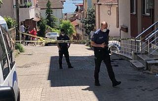 Damadı ile birlikte evini basan dünürünü bıçakladı