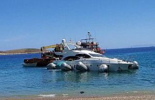 Datça’da karaya oturan lüks yat kurtarıldı