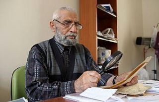 Dedesinden öğrendiği mesleğiyle geçmişe ışık...