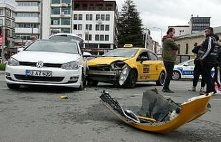 Denetimden çıktı, 2 saniye sonra kaza yaptı