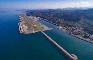 Denizin üzerindeki havalimanından 5 milyon yolcu...