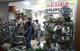 Diyarbakır’da çiçekçilerin ‘Anneler Günü’...
