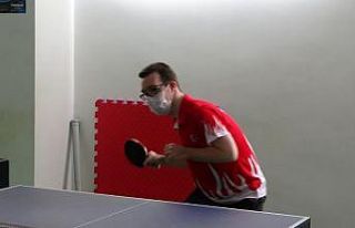 Down sendromlu Erman Çetiner’in masa tenisiyle...