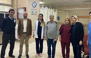 Dr. Erdem Günaydın sağlık çalışanlarını yalnız...