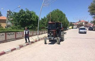 Dumlupınar’da ilaçlama ve yabani ot temizleme...