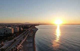 Dünyaca ünlü sahilde kartpostallık gündoğumu