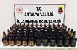 Durdurulan araçta 30 bin TL değerinde kaçak içki...