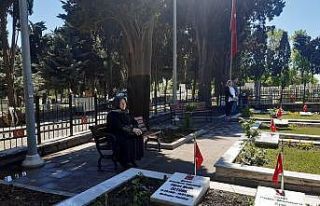 Edirnekapı Şehitliği’nde hüzünlü Anneler Günü