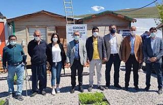 Edremit Belediyesi çiftçi ve üreticileri yalnız...