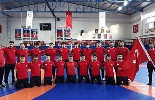 Edremitli güreş antrenörü Çakmar milli takım...