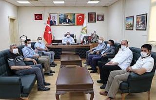 Ekinci muhtarlarla istişarelerini sürdürüyor