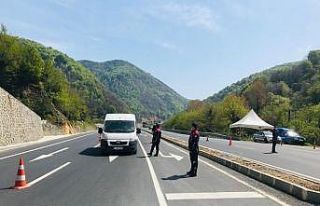 Ekipler tam kapanma denetimlerini sürdürüyor