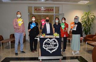 El hijyenine dikkat çekmek için el şeklinde kurabiye...