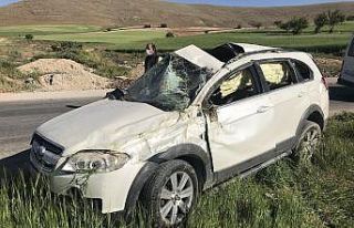 Elazığ’da cip takla attı, 1’i ağır 3 yaralı