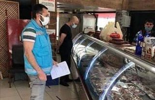 Emet’te market ve kasaplar denetlendi