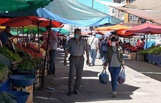 En çok vaka düşüşü yaşanan kentte pazarcılardan...