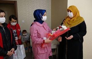 Engelli 3 çocuk annesi kadın ‘yılın annesi’...