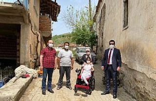 Engelli kızın bayram hediyesi Başkan Ergün’den