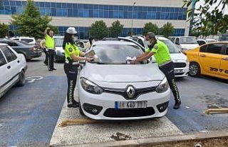 Engelli park yerlerine araç koyanlara ceza kesiliyor