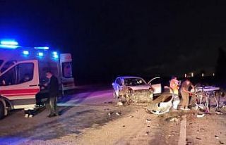 Erdek-Bandırma yolunda kaza: 3 yaralı