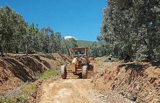 Erdek’te arazi yolları onarılıyor