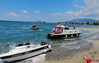Erdek’te lodosun vurduğu tekneler kurtarıldı