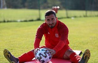 Erdoğan Yeşilyurt: "Bekle bizi Avrupa"