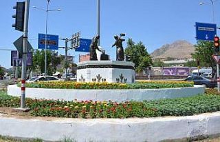 Ergani Belediyesi çevre düzenlemelerine devam ediyor