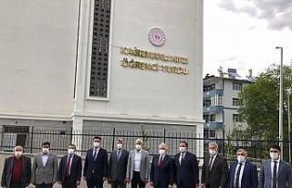 Ermeniler tarafından şehit edilen şairin adı yurda...