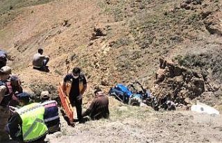 Erzincan’da, muhtar traktörün altında kalarak...
