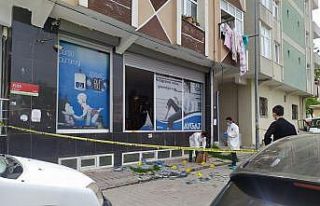 Esenyurt’ta silahlı kavda 1 kişi ağır şekilde...