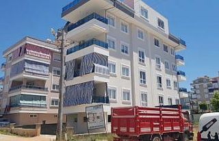 Eşini boğarak öldürüp kepçeyle gömen koca tutuklandı