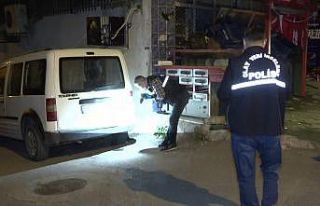 Eşini mesaj atarak taciz eden kişiyi 10 yerinden...