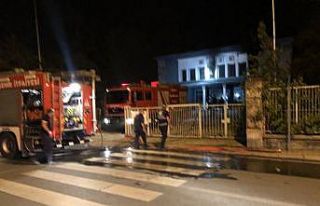 Eski müze binasında çıkan yangın hasara neden...