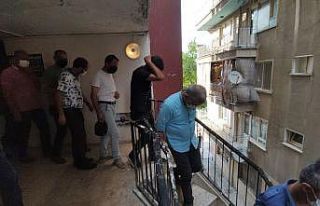 Evi kumarhaneye çeviren 10 kişi suçüstü yakalandı