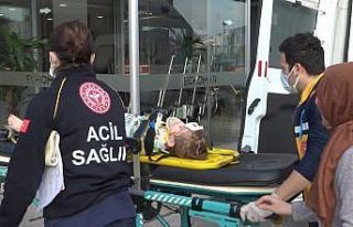 Evin önünde oynayan çocuğa otomobil çarptı