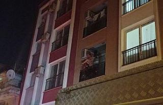 Evini tüple patlatmaya kalktı, ekipler alarma geçti