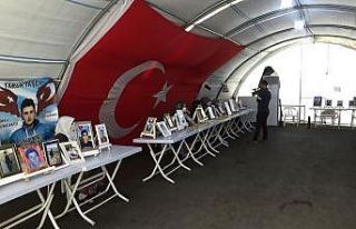 Evlat nöbetindeki aileler çocuklarını PKK’dan...