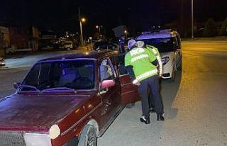 Farları yanmadığı için durduruldu, alkollü çıktı