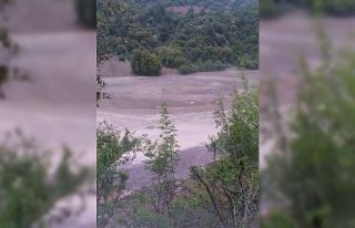 Feke ve Saimbeyli’de şiddetli sağanak sele neden...