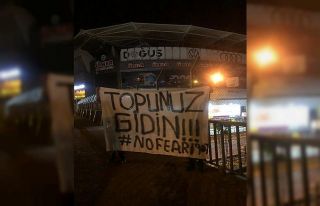Fenerbahçe Stadı’na tepki parkartı: "Topunuz...