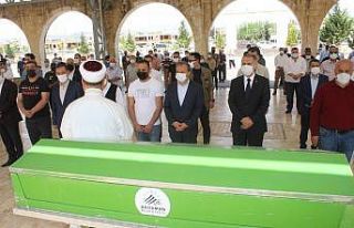 Fenomen muhtar son yolculuğuna uğurlandı