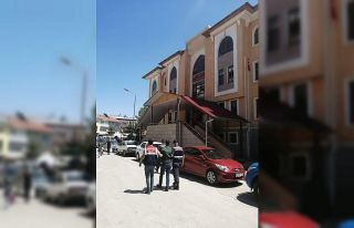 FETÖ davasında 6 yıl hapis cezası alan firari...