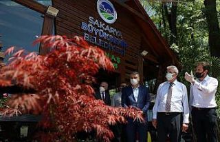 Fidan ve süs bitkiciliği satış merkezinde çalışmalar...