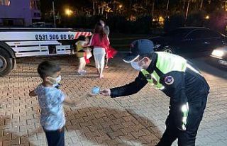 Finike’de sinevizyon gösterimi ile trafik eğitimi