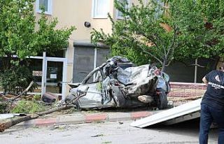Freni boşalan kamyon 3 aracı biçti